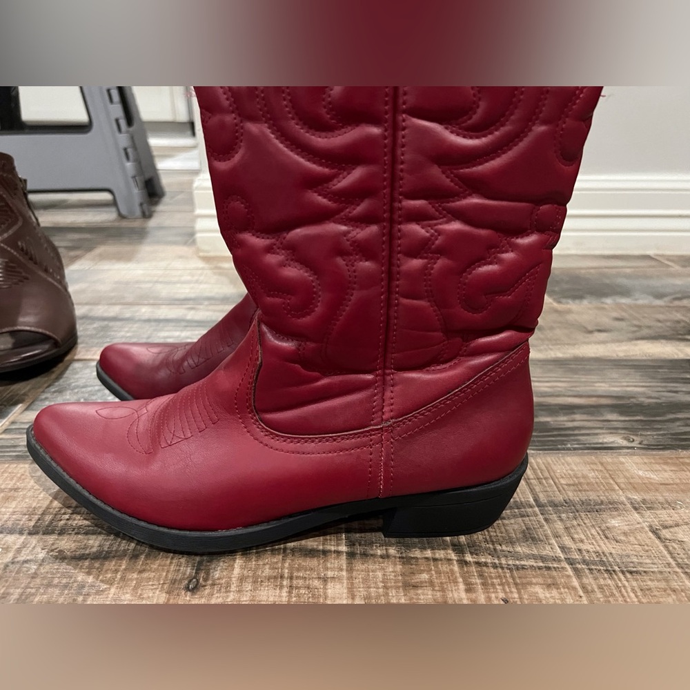 Fun red, cowboy boots, size 11
